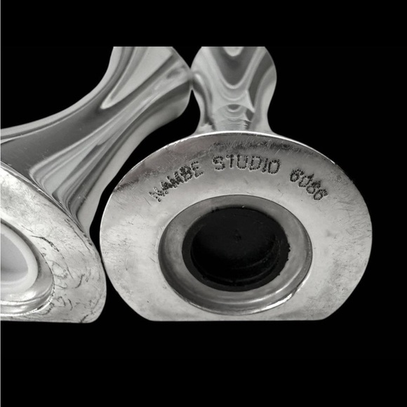 1995 NAMBE SILVER METAL ALLOY "KISSING' SALT & PEPPER SHAKERS BY KARIM RASHID - Picture 8 of 8